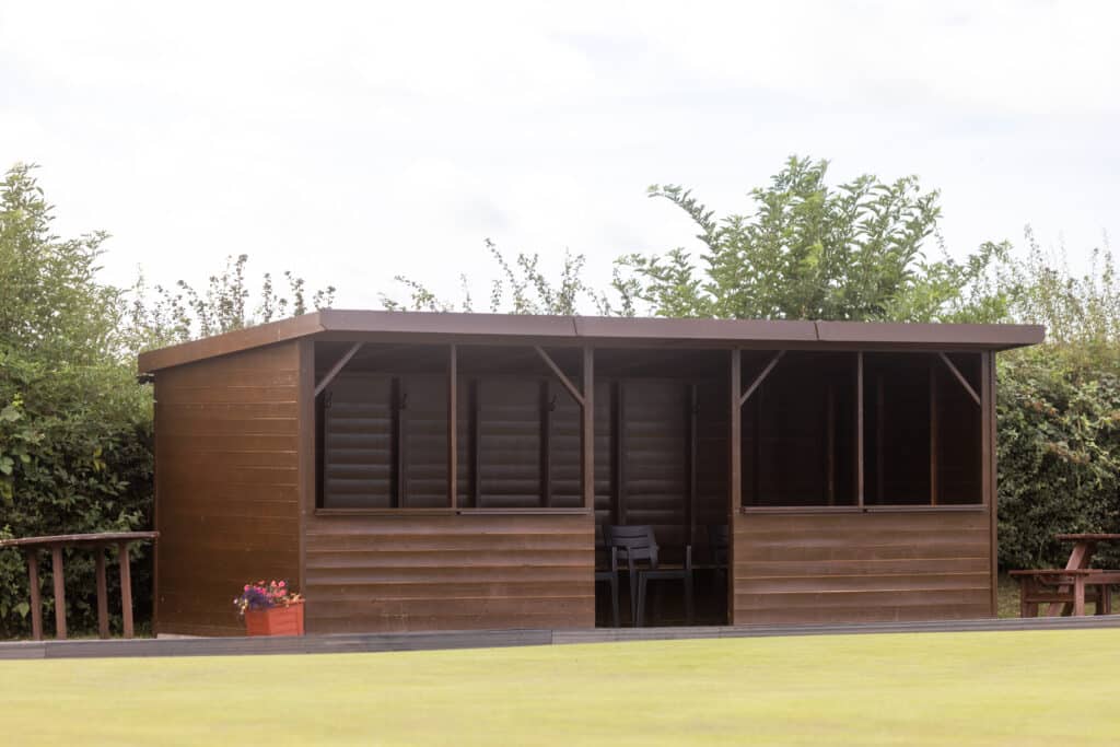 bespoke-leisure-club-outdoor-building