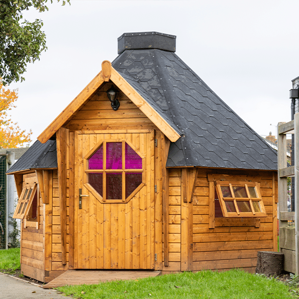 forest-schools-garden-rooms-available-at-roundpeg